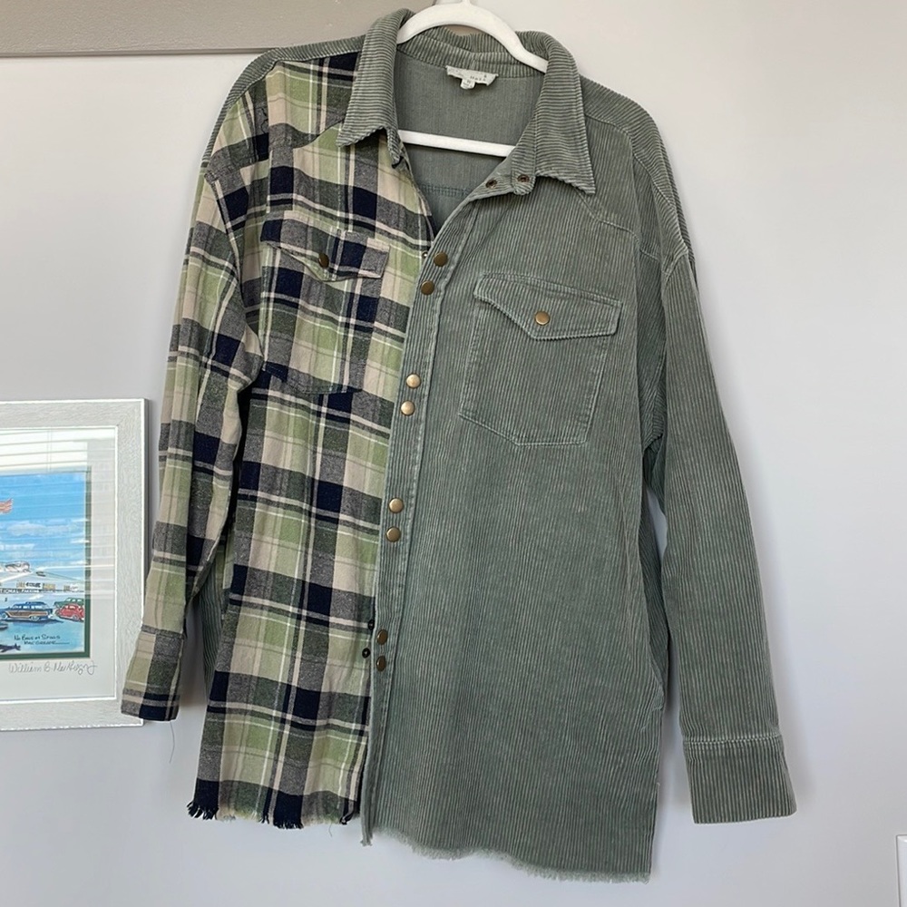 Oli & Hali Green Shacket